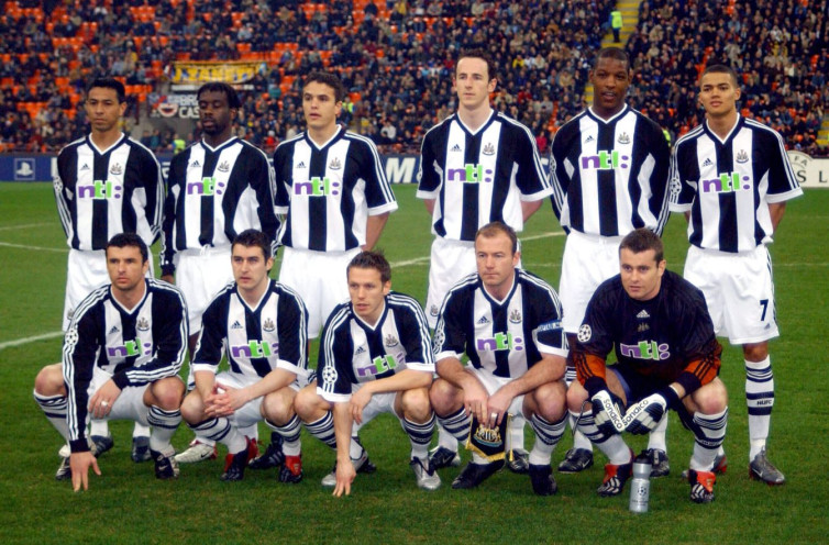 Skuad Newcastle United di musim 202/2003 (Twitter)