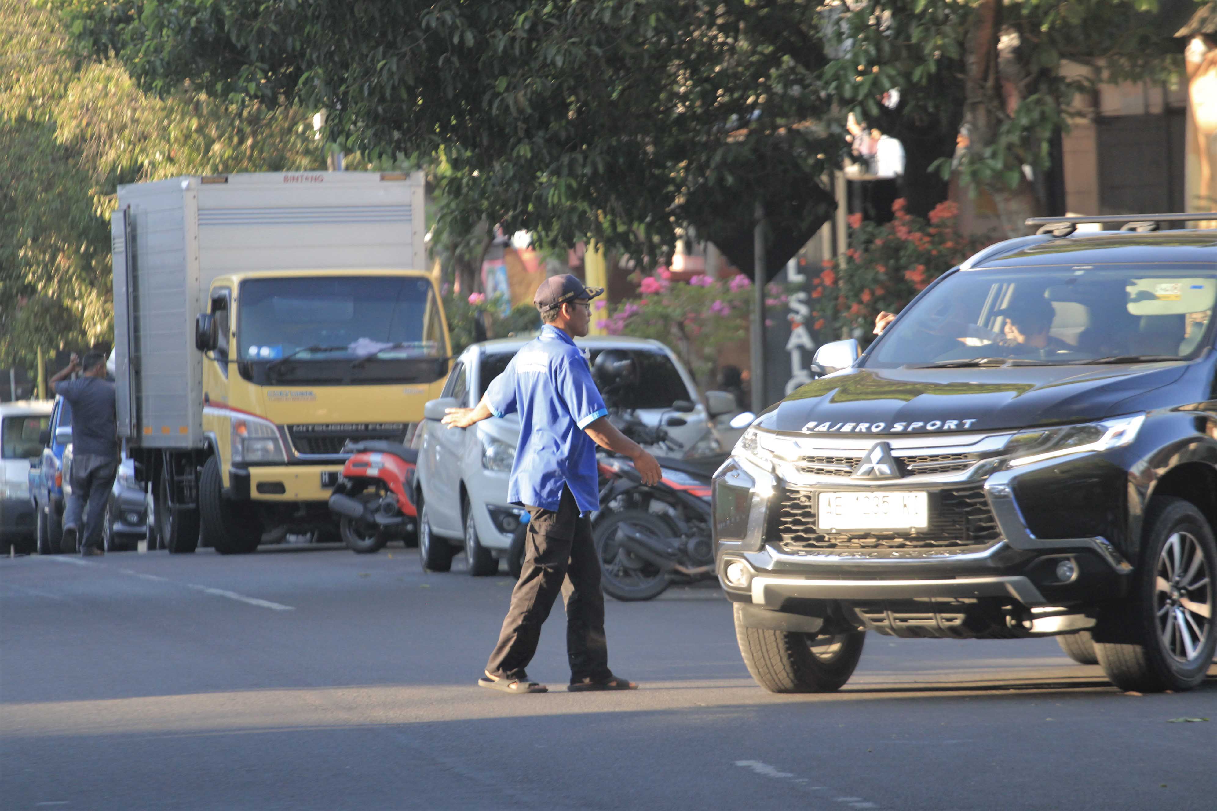 PARKIR: Pemkab Magetan berencana menaikkan target PAD 2023 lewat sektor retribusi dan pajak daerah.&nbsp;(AJI PUTRA/JAWA POS RADAR MAGETAN)