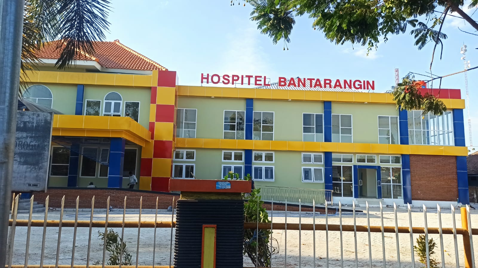 VIRAL: Penampakan rumah sakit Hospitel Ponorogo yang sempat viral pada Senin (25/9). (ISTIMEWA)