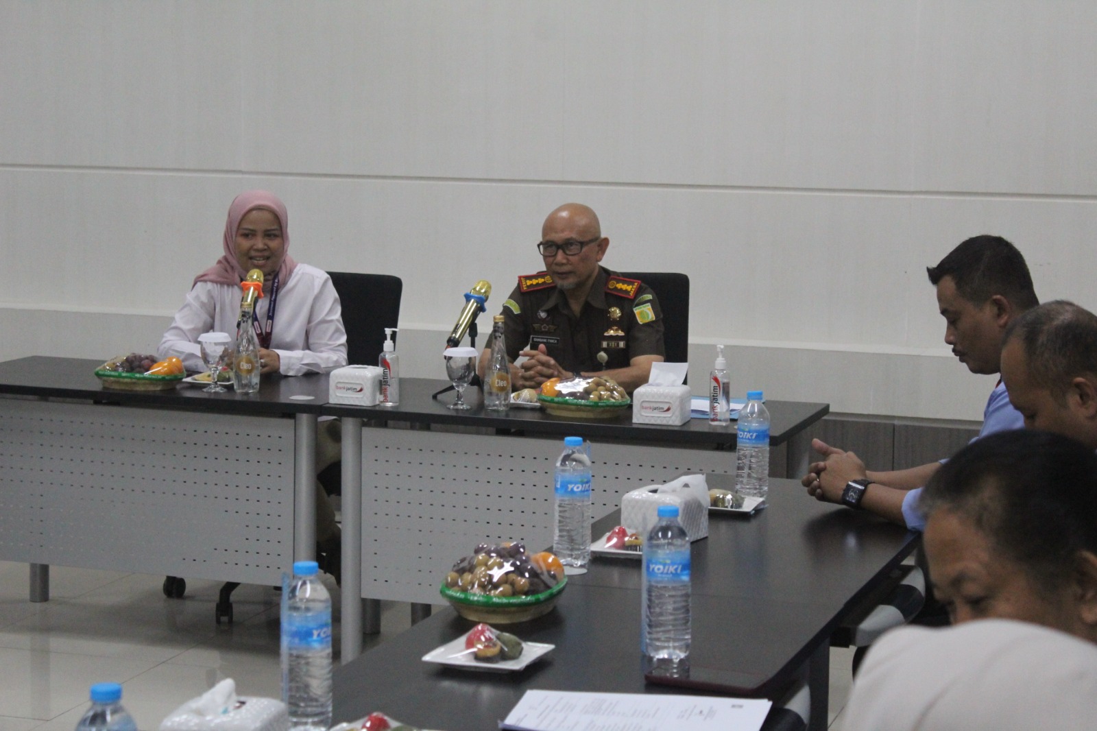 PAPARKAN: Kerja sama antara Bank Jatim dan Kejari Kota Madiun penting untuk menyelaraskan visi antara kedua pihak. (TITIS OSI/RADAR MADIUN)