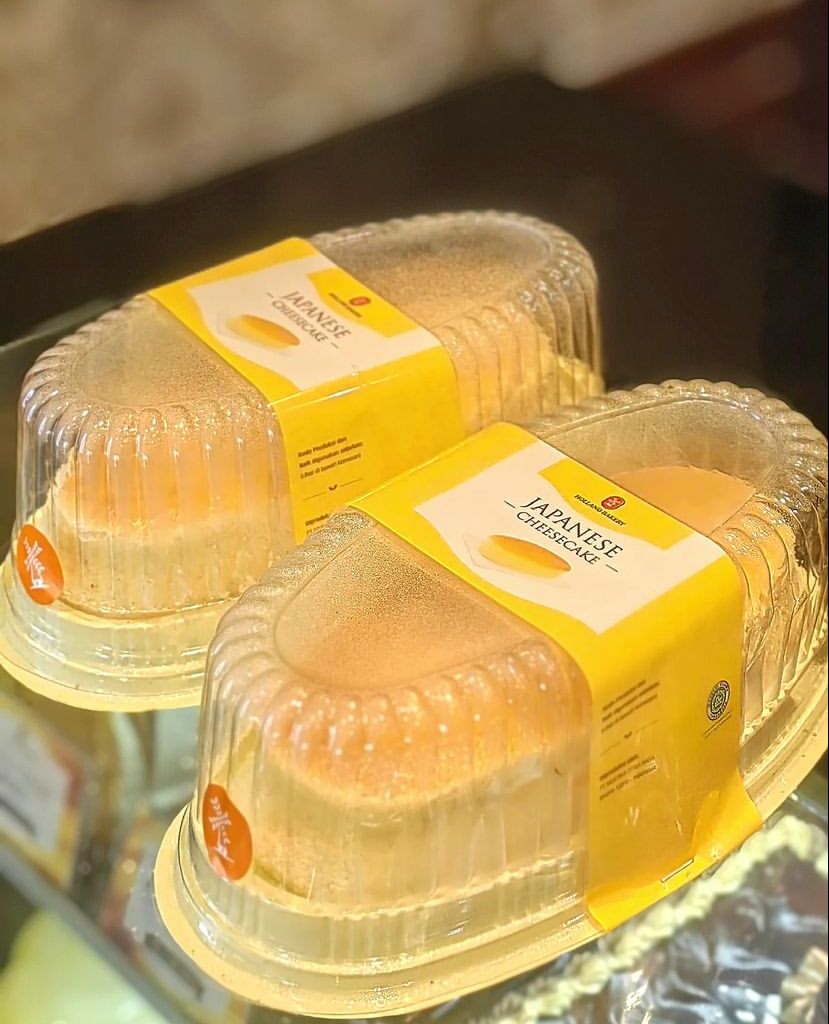 Japanese Cheesecake by Holland Bakery