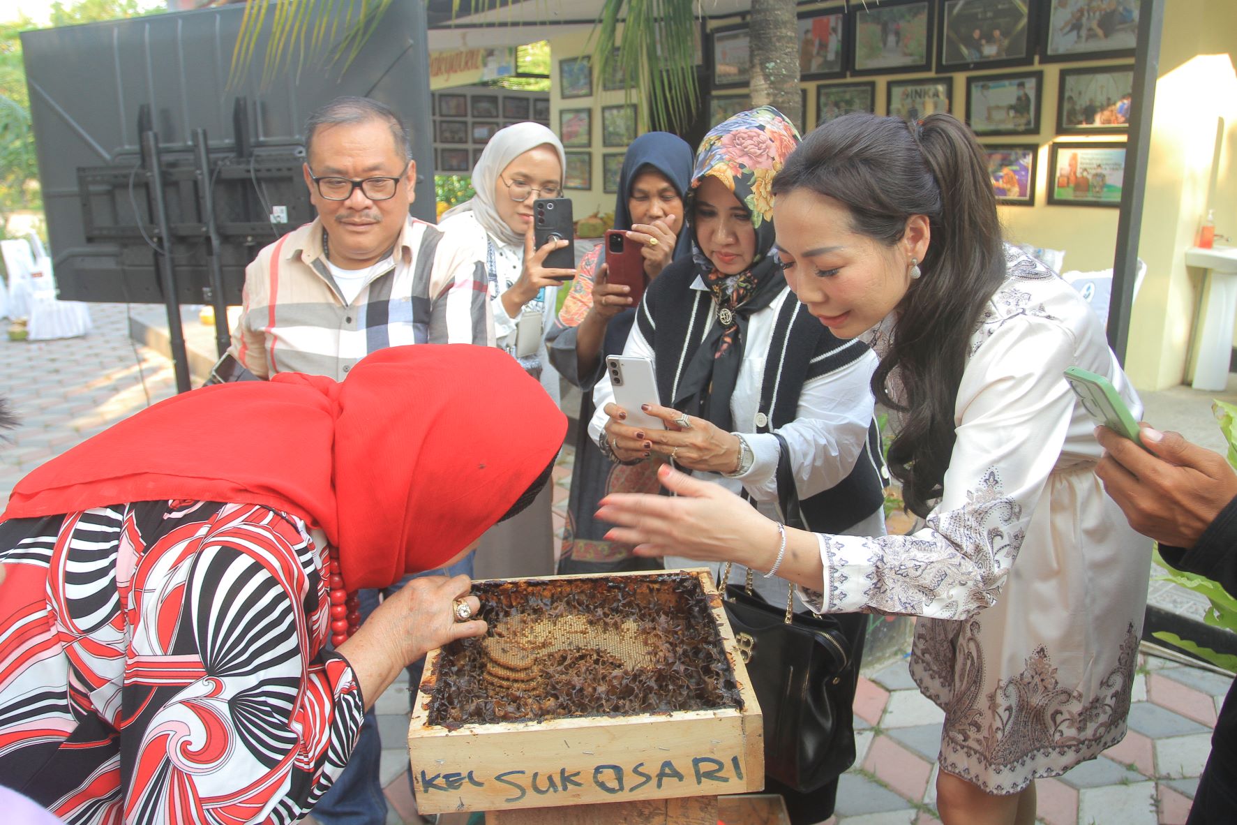GAYENG: Rombongan CEO Indonesia saat di Ngrowo Bening Edupark kemarin (10/10). (BAGAS BIMANTARA/RADAR MADIUN)