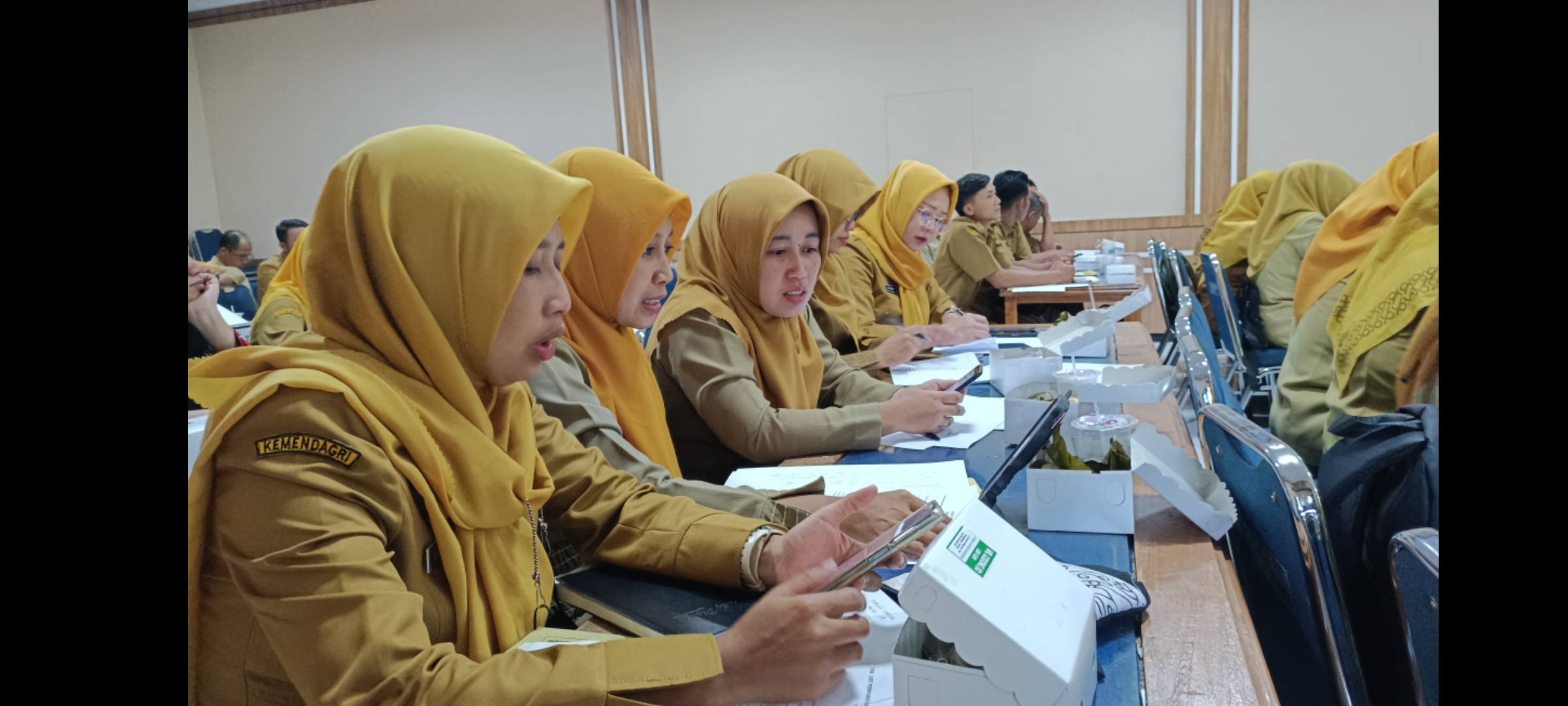 ADA RIBUAN: Tenaga honorer Pemkab Pacitan yang telah diangkat menjadi PPPK mengikuti pelatihan beberapa waktu lalu. (NUR CAHYONO/RADAR PACITAN)