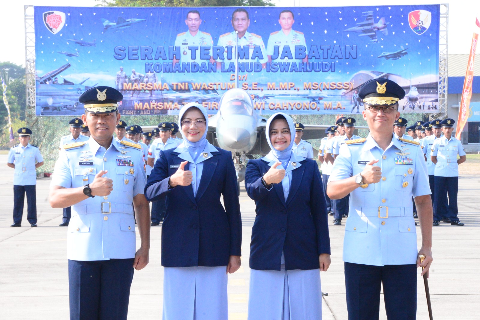 SERTIJAB: Marsma Firman Dwi Cahyono menggantikan Marsma Wastum sebagai komandan Lanud Iswahjudi. Sementara, Deasy Firman menggantikan Indri Wastum sebagai ketua PIA Ardhya Garini&nbsp;Cabang 2/D.II.