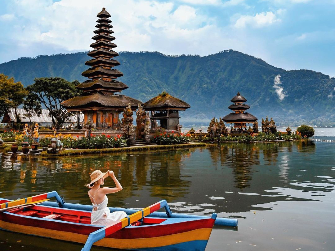 Pura Ulun danu Bratan menawarkan pemandangan yang menakjubkan. (Instagram)