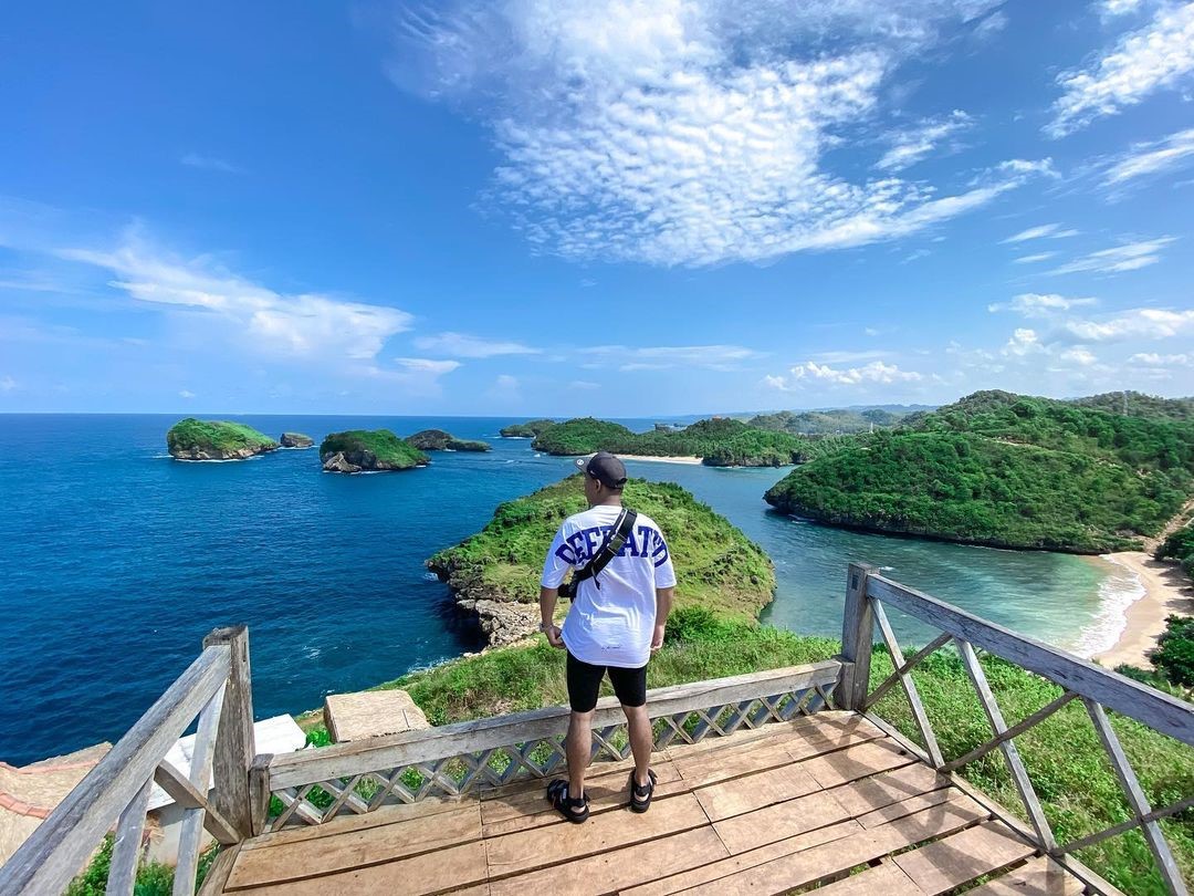 Pantai Watukarung, Pacitan (Instagram @dfotpa)