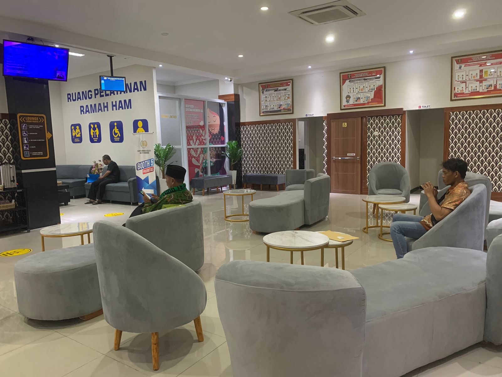 NYAMAN: Kantor Imigrasi Ponorogo menyediakan ketersediaan fasilitas pelayanan publik berbasis HAM. (ALFIAN FACHRUDIN/RADAR PONOROGO)