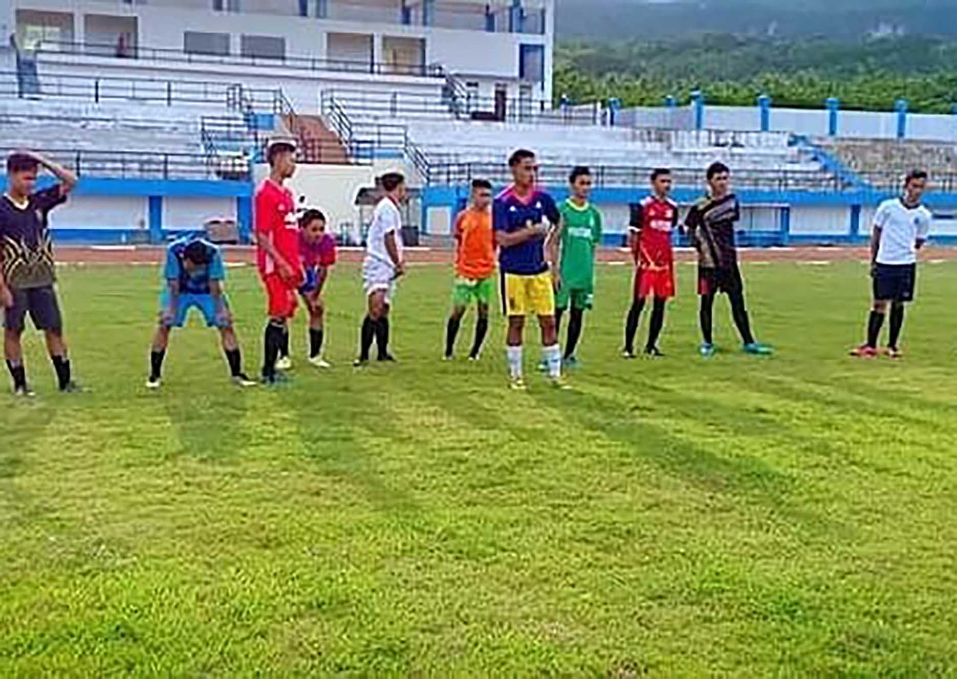 BUTUH PANGGUNG: Puluhan pemain menjalani seleksi untuk masuk skuad Perspa dalam Liga 3 Jatim yang akan mulai bergulir November mendatang. (PERSPA PACITAN)