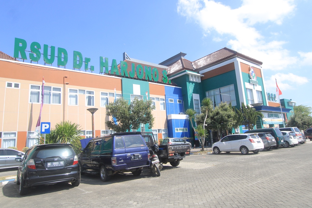 Tampak luar RSUD dr Harjono Ponorogo.