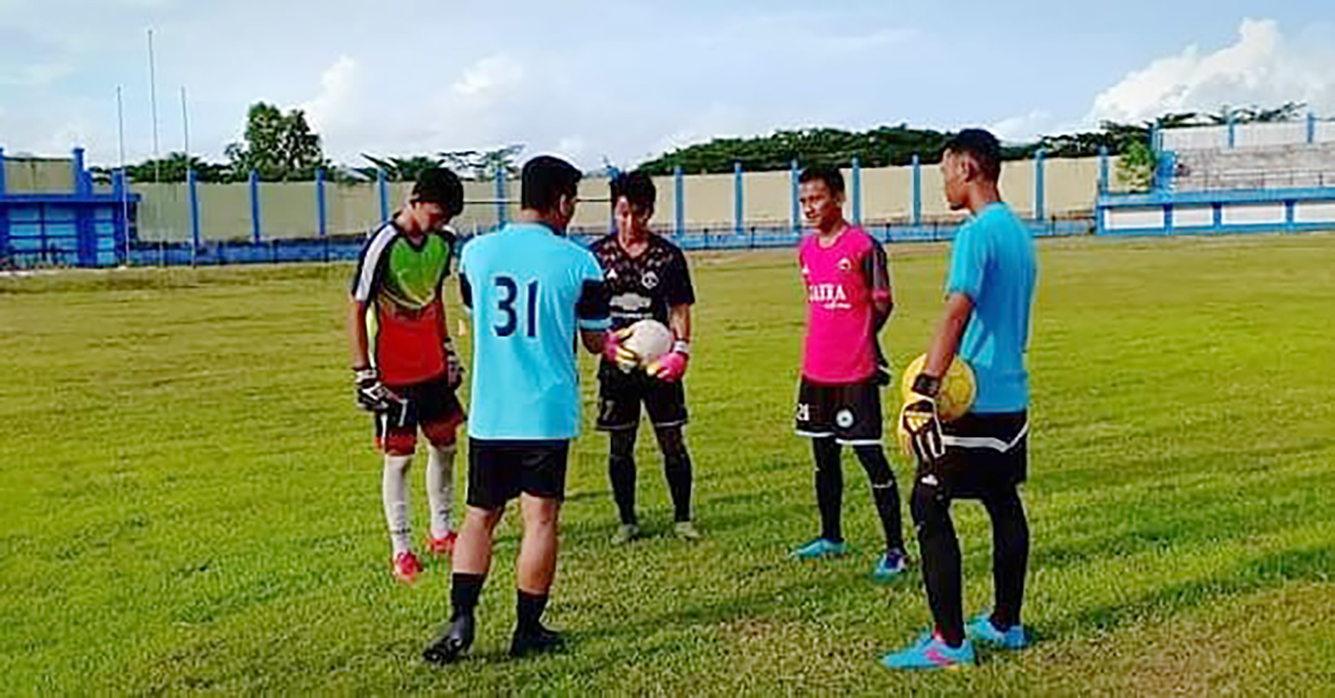 BELUM KOMPLET: Seleksi calon pemain Perspa terus dilakukan untuk mendapatkan 30 pemain yang akan didaftarkan untuk mengarungi Liga 3 Jatim.&nbsp;(NUR CAHYONO/RADAR PACITAN)
