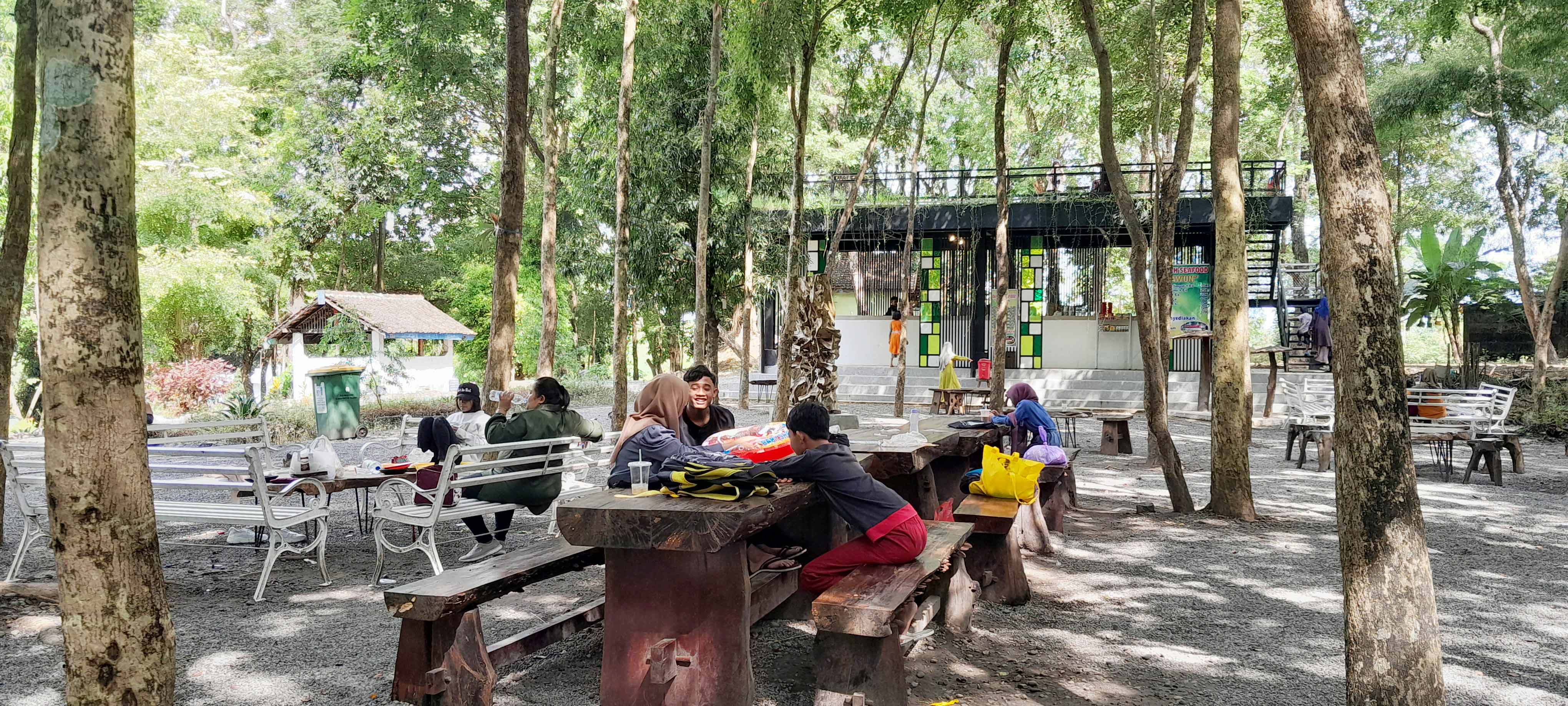 RENCANA PERBAIKAN: Disparpora Ngawi mengajukan anggaran perbaikan sejumlah fasilitas Taman Wisata Tawun untuk tahun depan. (ASEP SYAEFUL BACHRI/DOK. JAWA POS RADAR NGAWI)