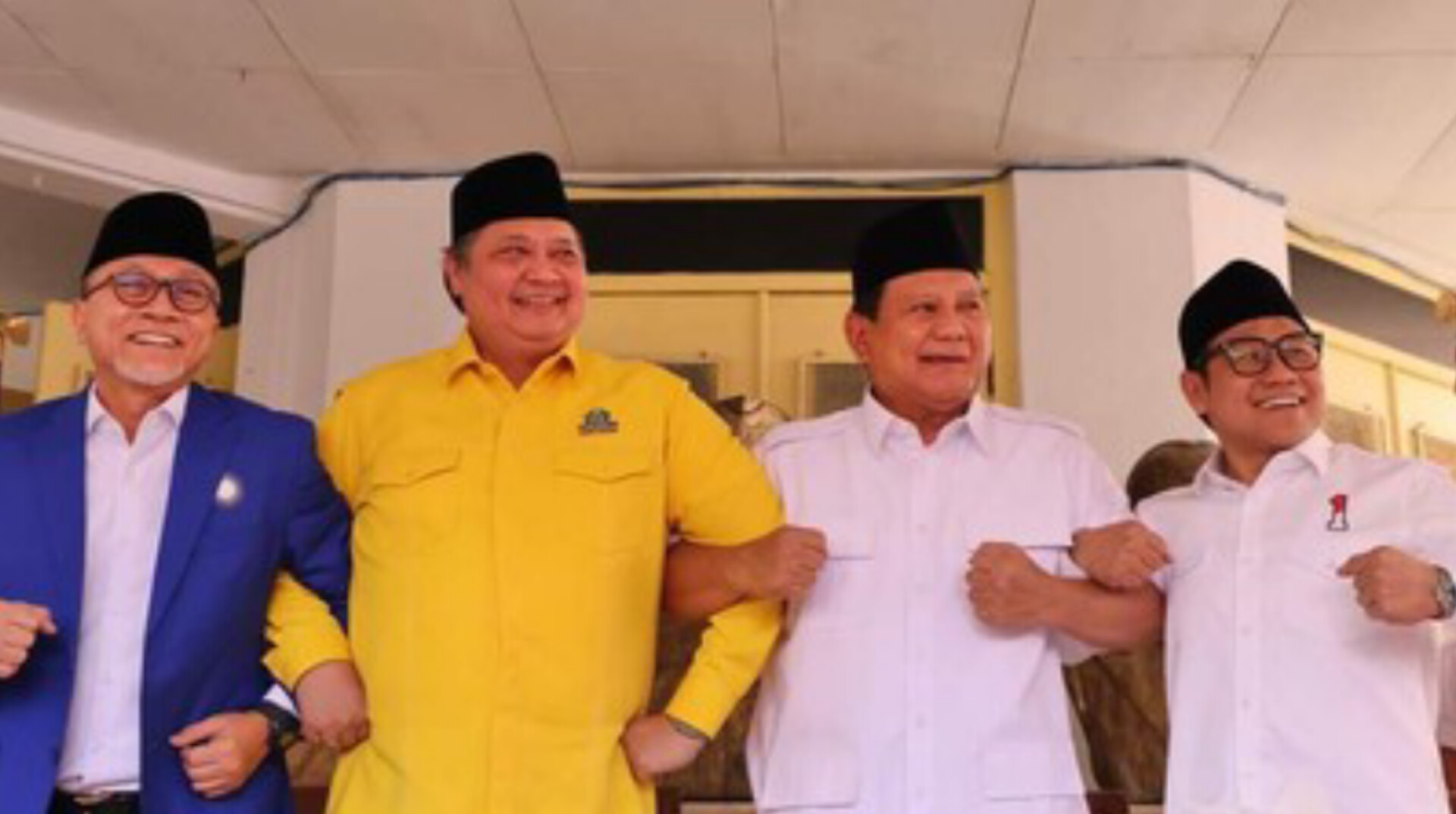 Capres Prabowo Subianto dua dari kanan.