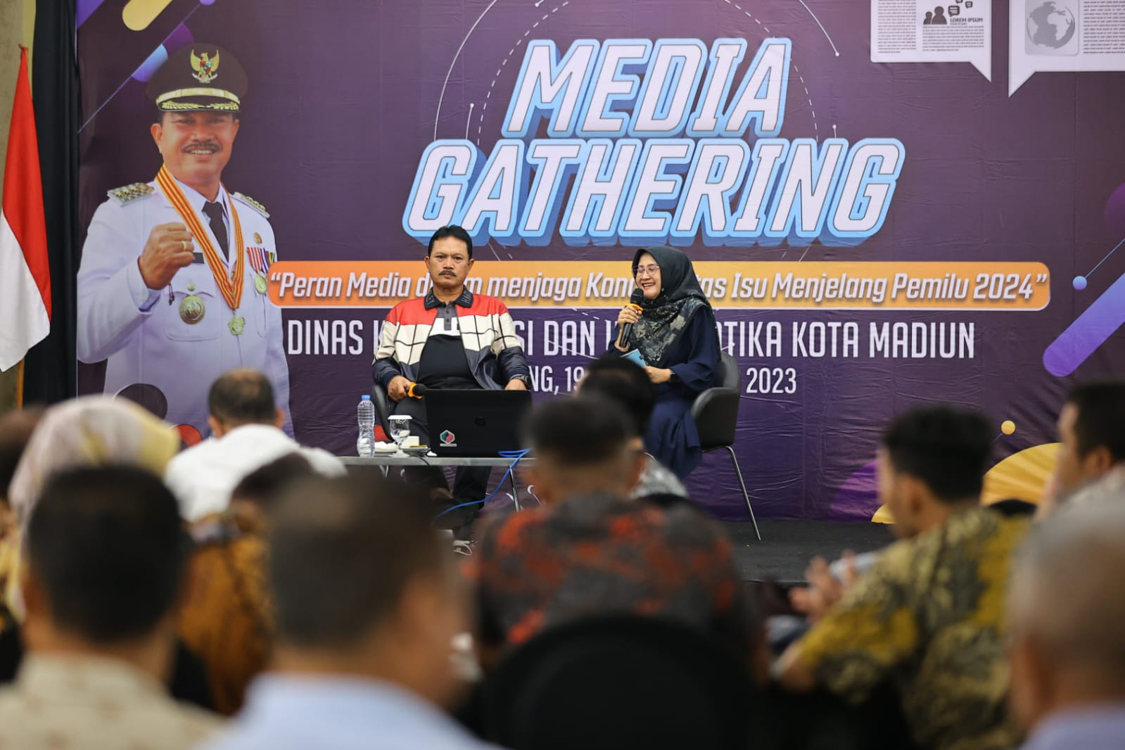 KOTA KEMBANG: Wali Kota Madiun Maidi memberi pengarahan dalam Media Gathering 2023 di Bandung, Senin (20/11). (BAGAS BIMANTARA/RADAR MADIUN)