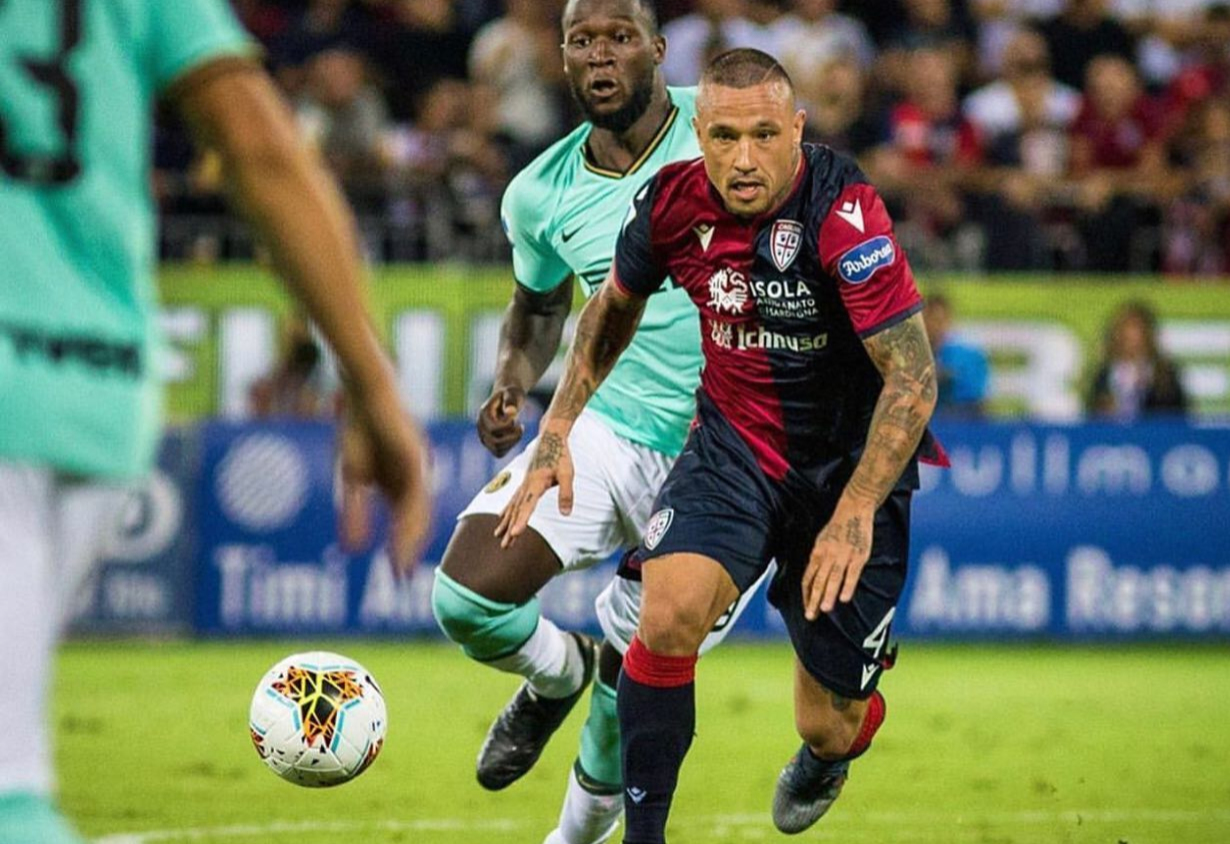 &nbsp;Radja Nainggolan saat masih berseragam Cagliari. (Instagram/@radja_nainggolan_14)