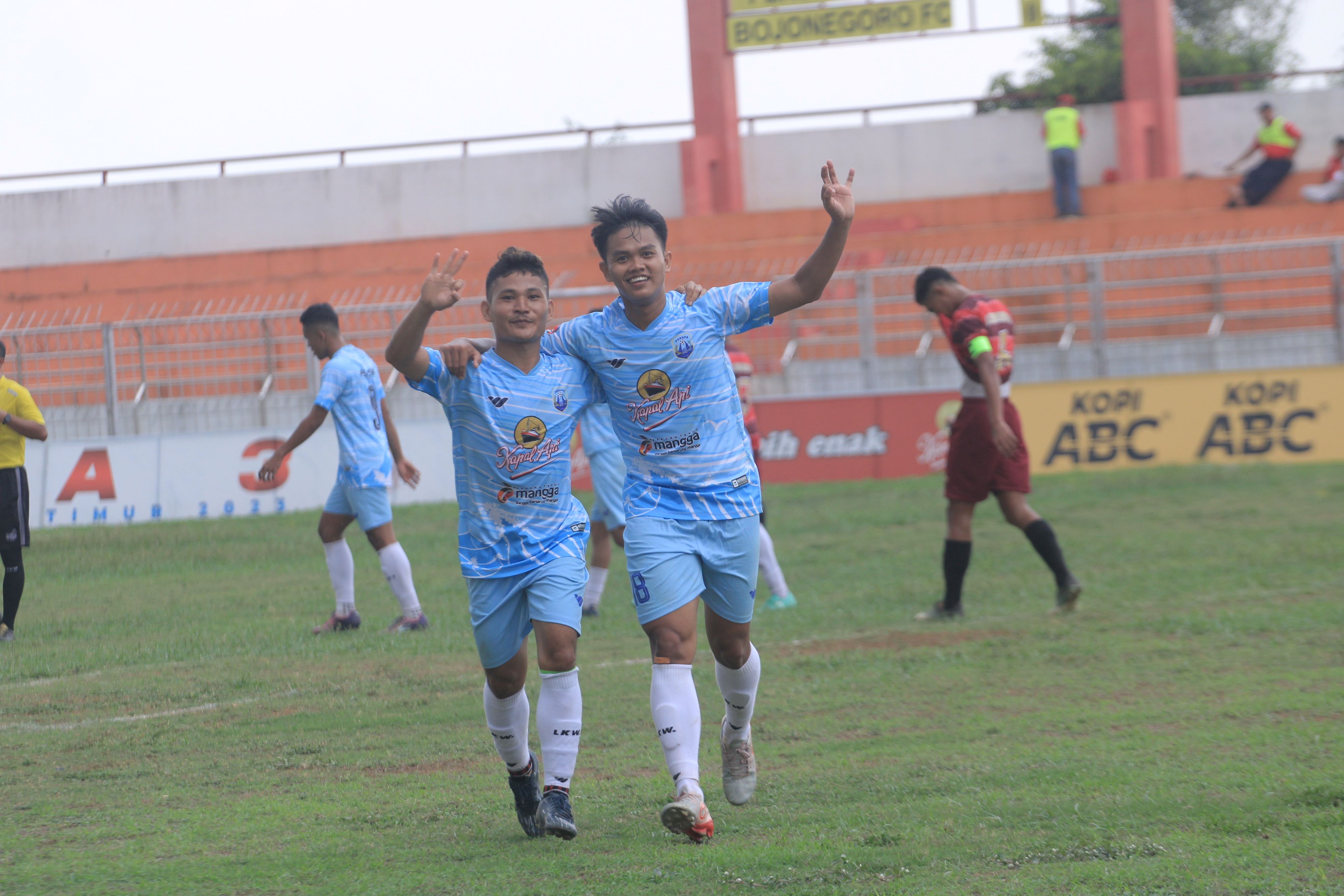 BELUM SELESAI: Euforia dua kemenangan beruntun Perspa dalam lanjutan penyisihan Grup K Liga 3 Jatim harus segera dilupakan untuk menatap laga berikutnya yang lebih tricky.&nbsp;(AJI PUTRA/RADAR MAGETAN)