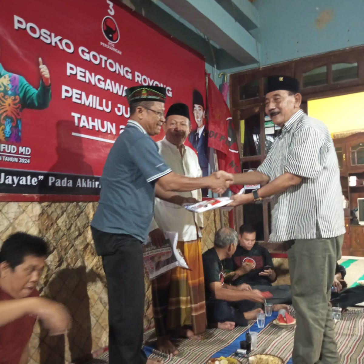 MENANG TOTAL: Persemian posko pemenangan Ganjar-Mahfud oleh TPD Kota Madiun. (TPD GANJAR-MAHFUD UNTUK RADAR MADIUN)