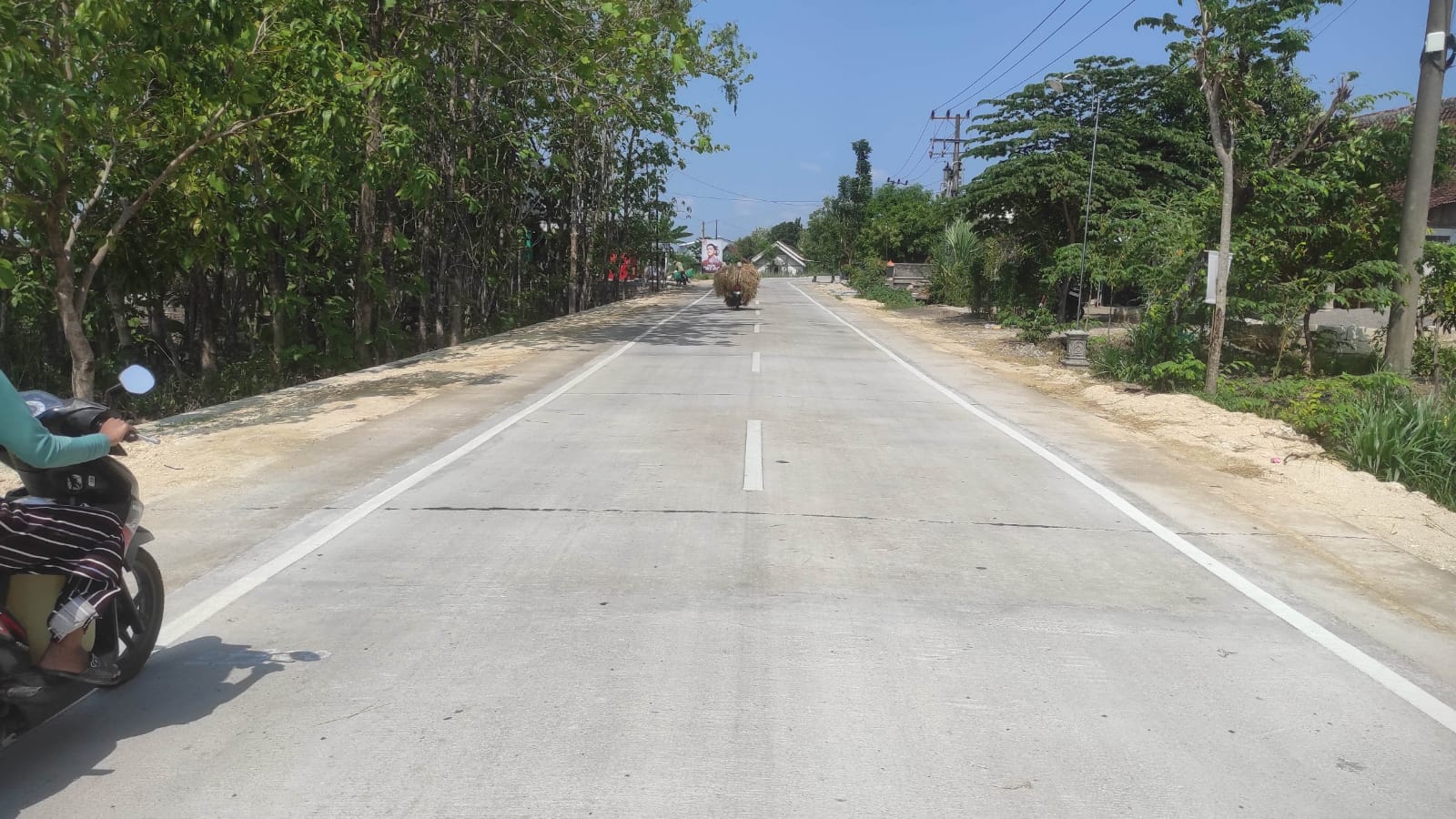 TAMBAH MULUS: Jalan mantap di Ngawi kian panjang. Tahun ini sudah mencapai 84,6 persen. (DPUPR NGAWI UNTUK JAWA POS RADAR NGAWI)