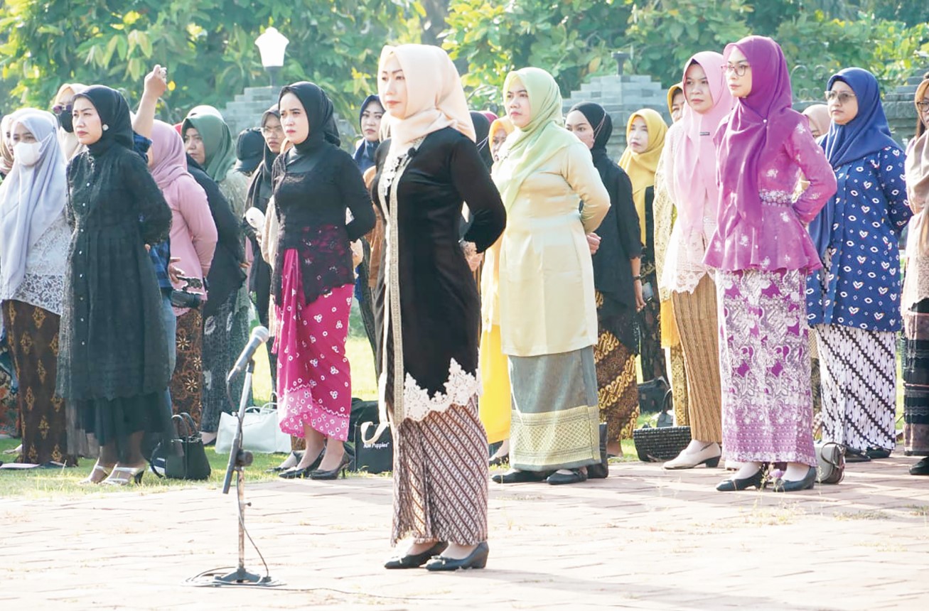 BERDAYA: Banyak ibu atau perempuan semakin berkiprah dalam pembangunan, salah satunya mereka yang bekerja sebagai ASN.&nbsp;(PROKOPIM FOR RADAR MADIUN)