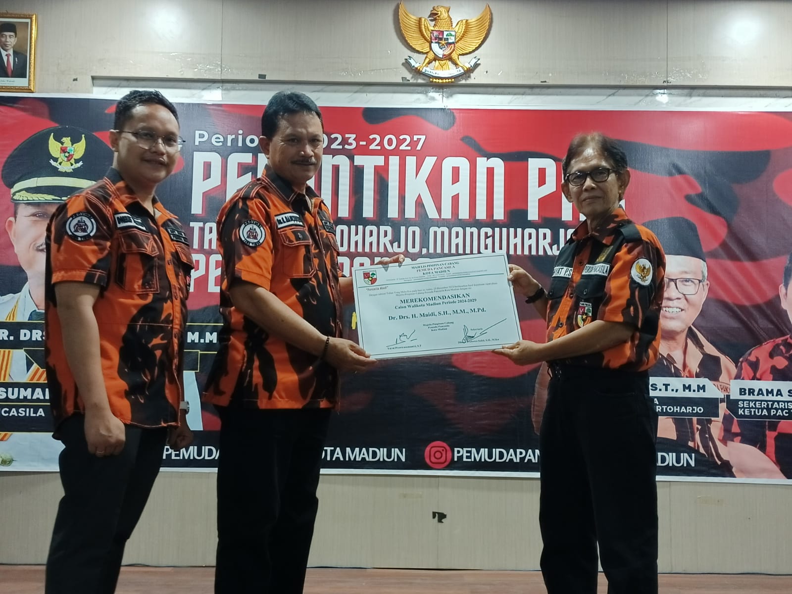 POLITIK: MPC PP Kota Madiun memberikan surat rekomendasi dukungan kepada Maidi untuk kembali macung sebagai wali kota pada Pilkada 2024.