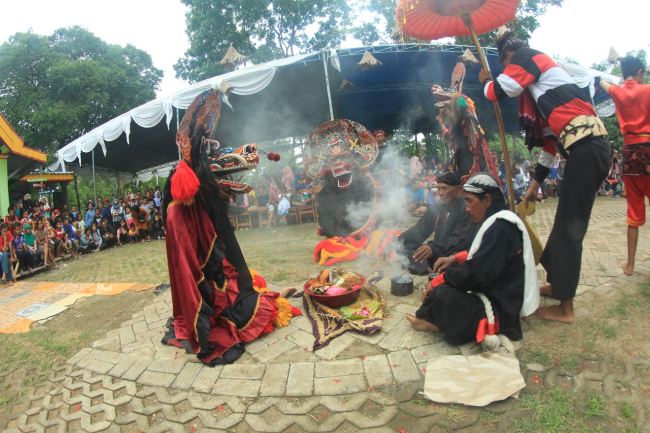 GANDRUNG: Kesenian tradisonal menjadi daya tarik Pasar Pundensari, Madiun, pada momen tertentu. (PASAR PUNDENSARI MADIUN)