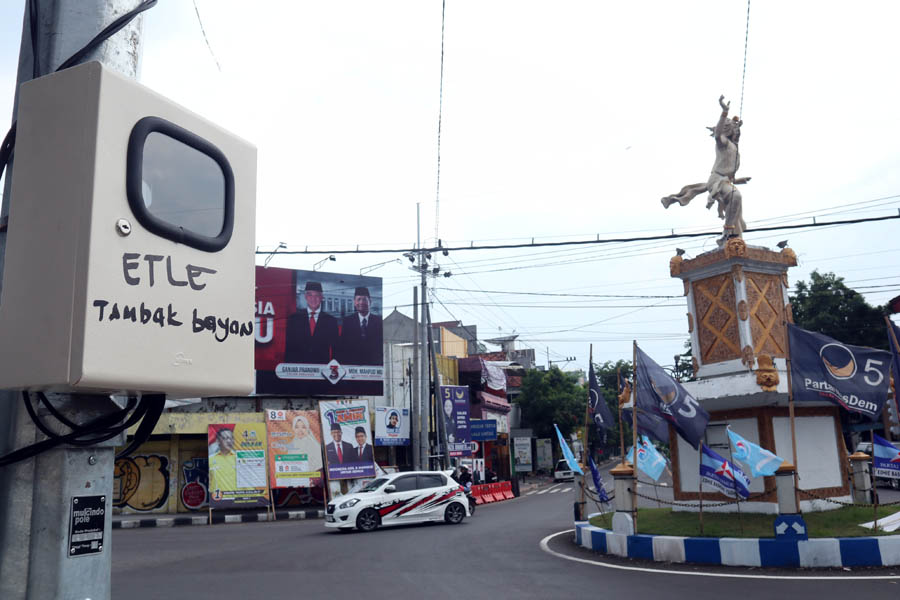 TILANG ELEKTRONIK: Selama bulan Juni, ratusan pelanggaran lalu lintas terekam kamera ETLE yang terpasang di simpang empat Tambakbayan, Ponorogo.