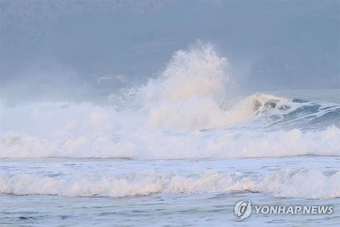 Korea Selatan Dilanda Tsunami Setinggi 85 cm, pasca gempa di Ishikawa, Jepang, Senin (1/1). (Yonhap)