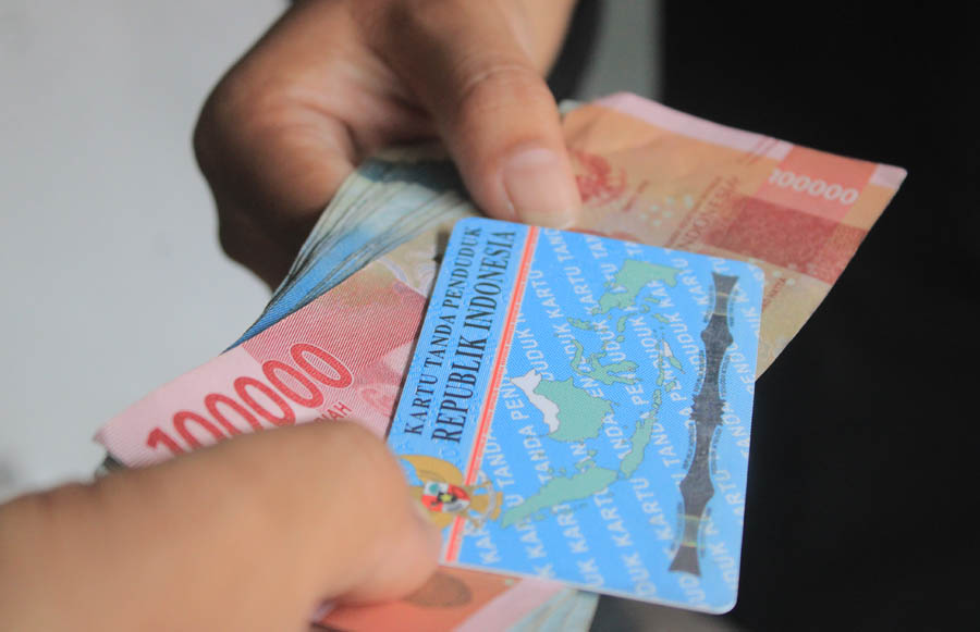 ILUSTRASI FOTO: &nbsp;Potensi praktik politik uang bakal semakin menguat seiring mendekati masa pemungutan suara Pemilu 2024. (AJI PUTRA/ JAWA POS RADAR MAGETAN)