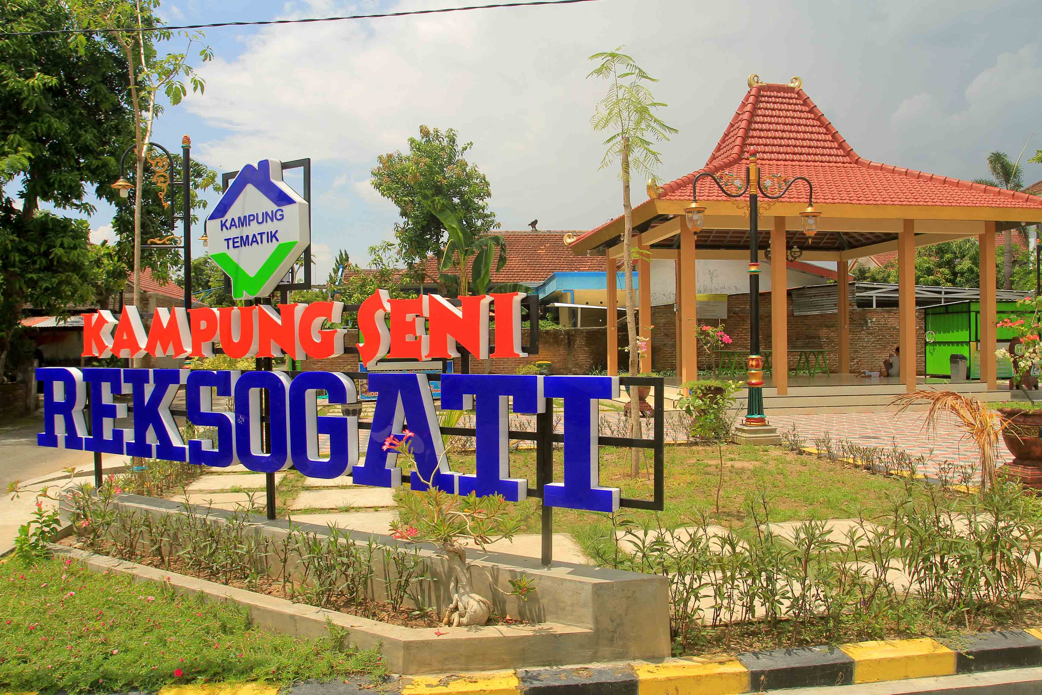 INDAH: Belasan kampung tematik dibangun oleh Pemkot Madiun untuk mengurangi kawasan kumuh dengan memanfaatkan aset daerah yang nganggur.&nbsp;(BAGAS BIMANTARA/RADAR MADIUN)