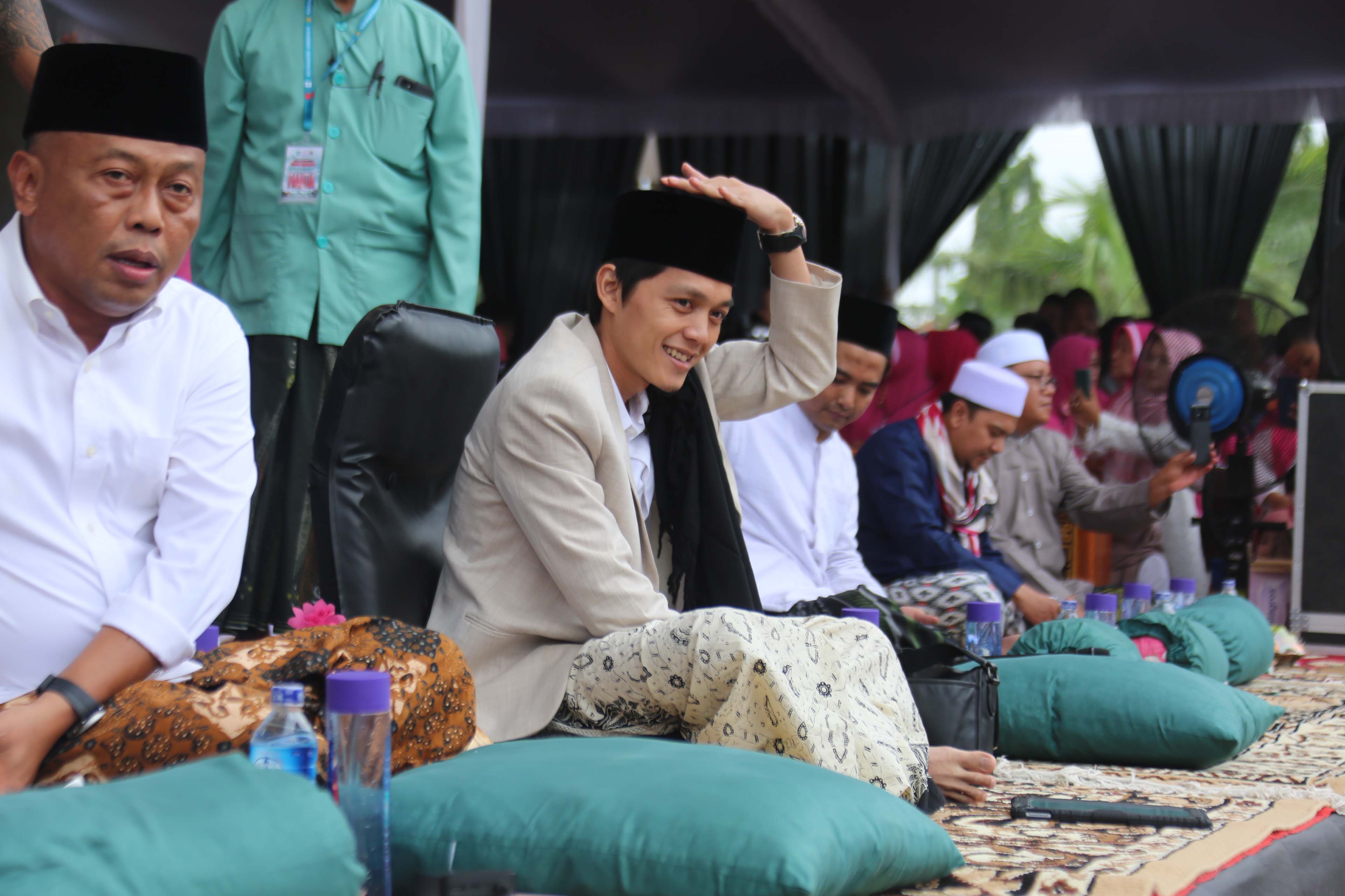 CAH ST NYELL: Gus Iqdam saat mengisi pengajian di Alun-alun Ponorogo Desember 2023 lalu. (PROKOPIM PEMKAB PONOROGO UNTUK JAWA POS RADAR MADIUN)