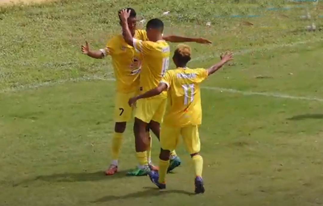Selebrasi pemain Persemag Magetan usai mencetak gol keempat ke gawang Persekam Metro FC. (PSSI Jatim)