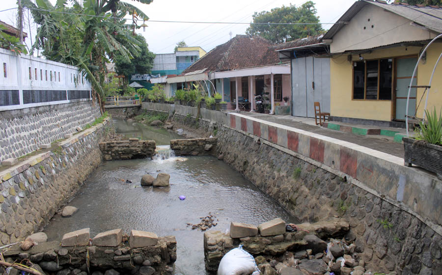 GENCARKAN PSN: Warga Magetan diimbau rutin melakukan pemberantasan sarang nyamuk (PSN) untuk mencegah merebaknya DBD.