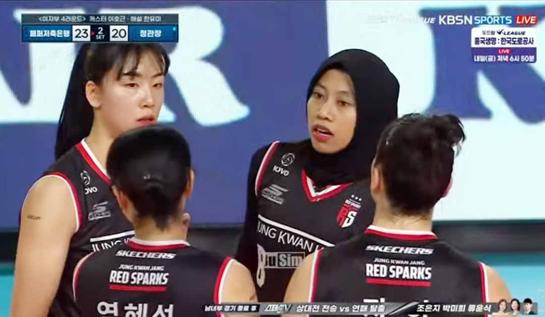 Red Sparks yang dimotori trio Mega, Gia, dan So Young bermain apik. (Tangkapan layar YouTube @BuSim)