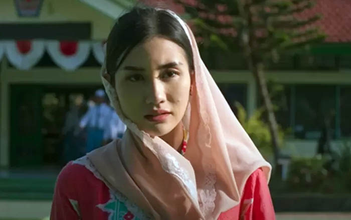 Potrait Novita Hardini dalam film Sinden Gaib.