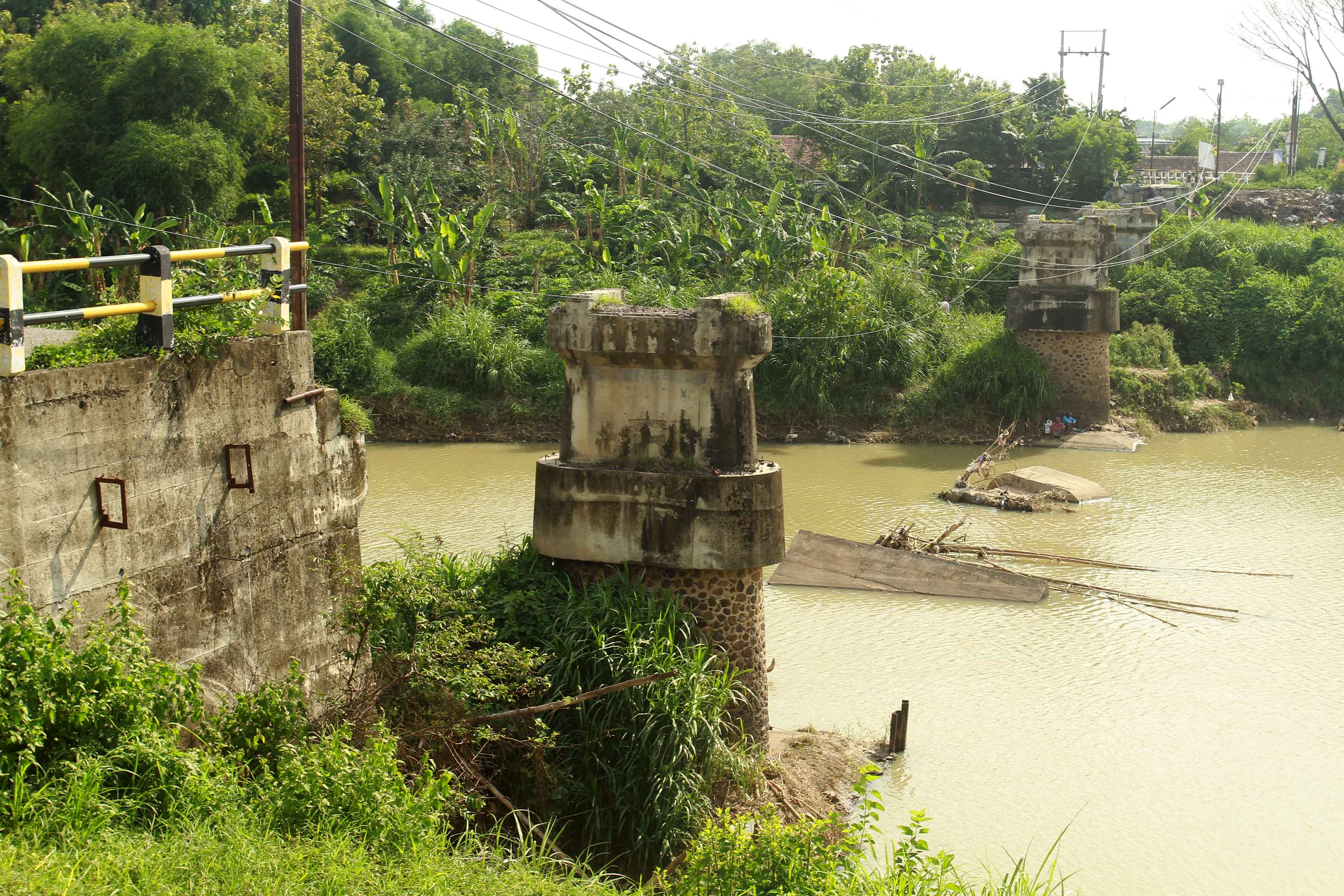 INFRASTRUKTUR: Rekonstruksi Jembatan Patihan menjadi salah satu proyek prioritas yang digarap DPUPR tahun ini. (BAGAS BIMANTARA/RADAR MADIUN)