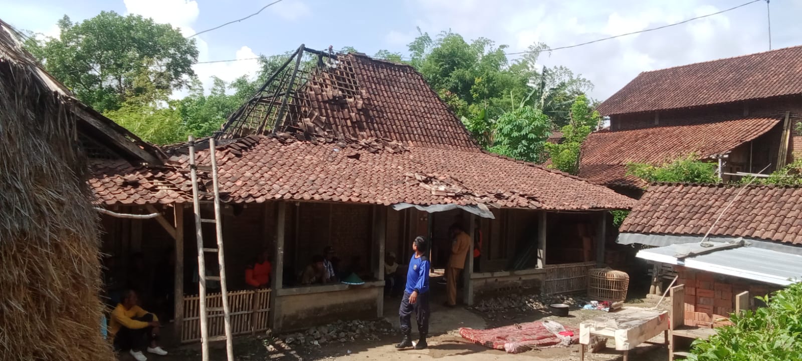 HANGUS: Kebakaran di Dusun Kocor, Desa/Kec. Sawoo, dan Dusun Sanan, Desa Ngadisanan, Sambit, Ponorogo, Senin (15/1).