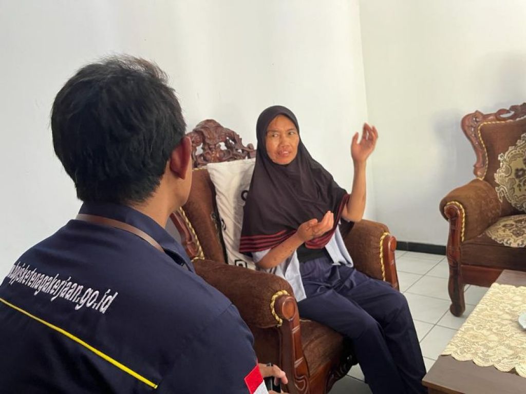 TERLINDUNGAI: Kasmirah, pengelola hotel yang jadi korban perampokan dan pembacokan di Ngebel, Ponorogo, terlindungi BPJS Ketenagakerjaan. (BPJS UNTUK RADAR MADIUN)
