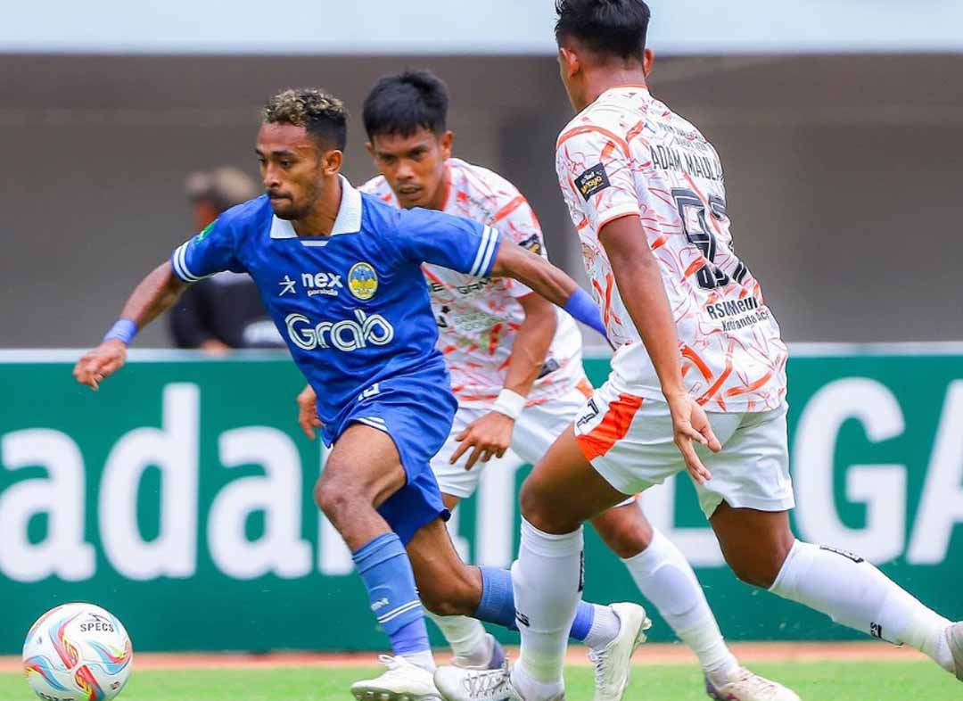 PSIM makin kokoh di puncak klasemen usai bermain imbang dengan Persiraja. (Instagram/@psimjogja_official)