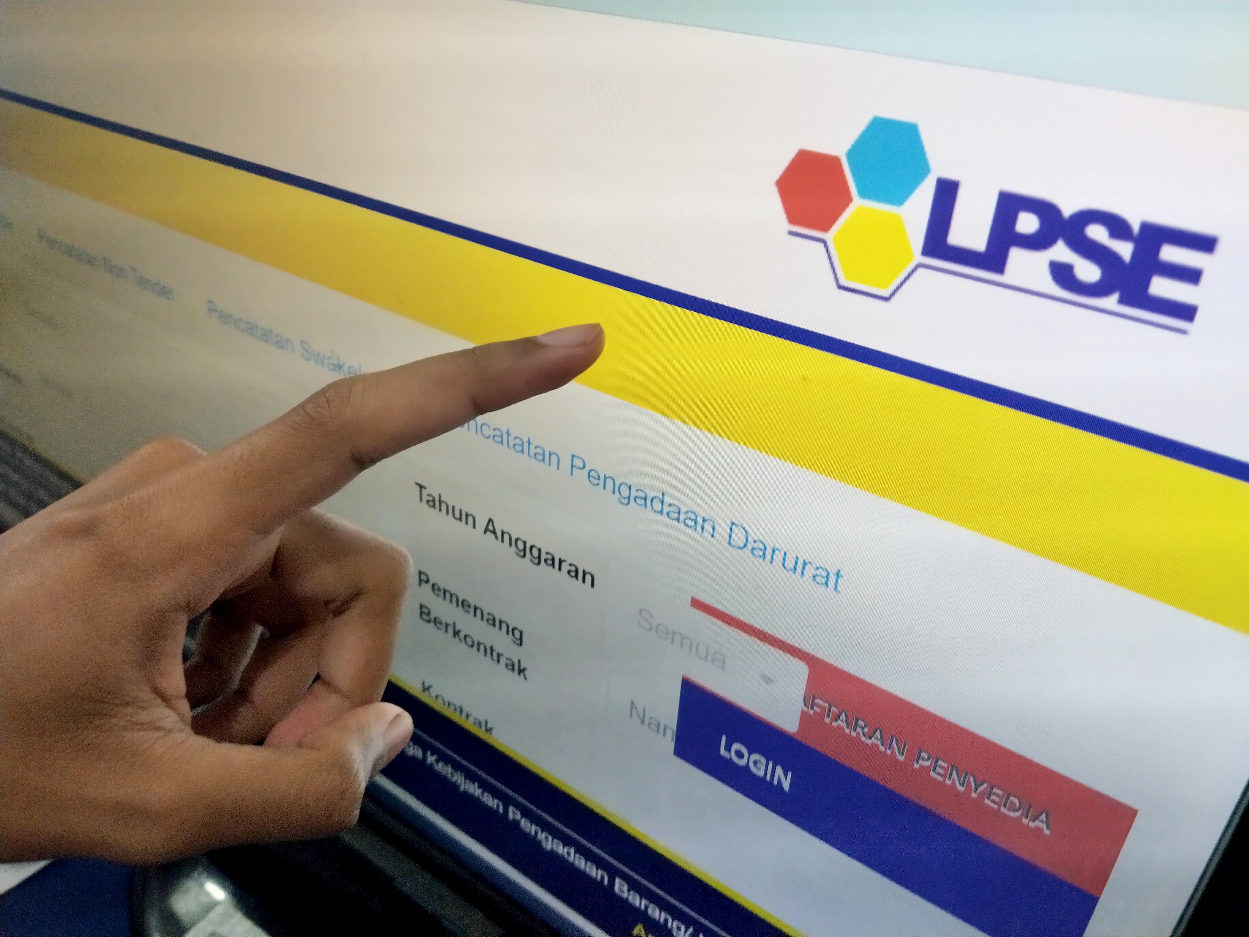 KOSONG: Layanan Pengadaan Secara Elektronik Kota Madiun menunjukkan belum ada satu pun paket yang sudah masuk tender pada bulan ini sampai dengan kemarin (18/1).&nbsp;(BAGAS BIMANTARA/RADAR MADIUN)