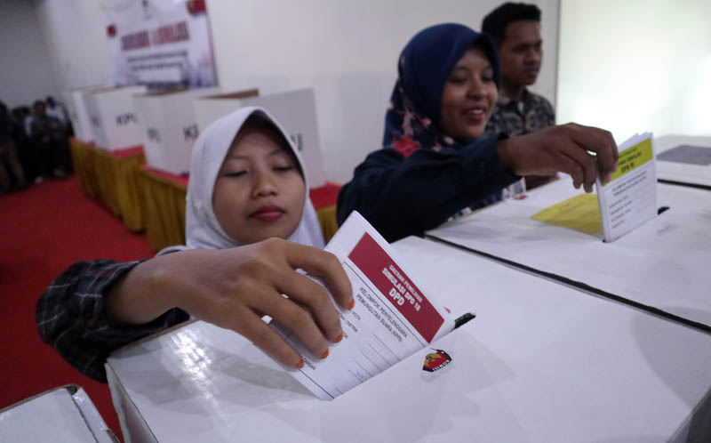 KALI KEDUA : KPU Ponorogo menggelar simulasi Pemilu 2024 pada petugas PPK di Hotel Gajah Mada, Kamis (18/1).