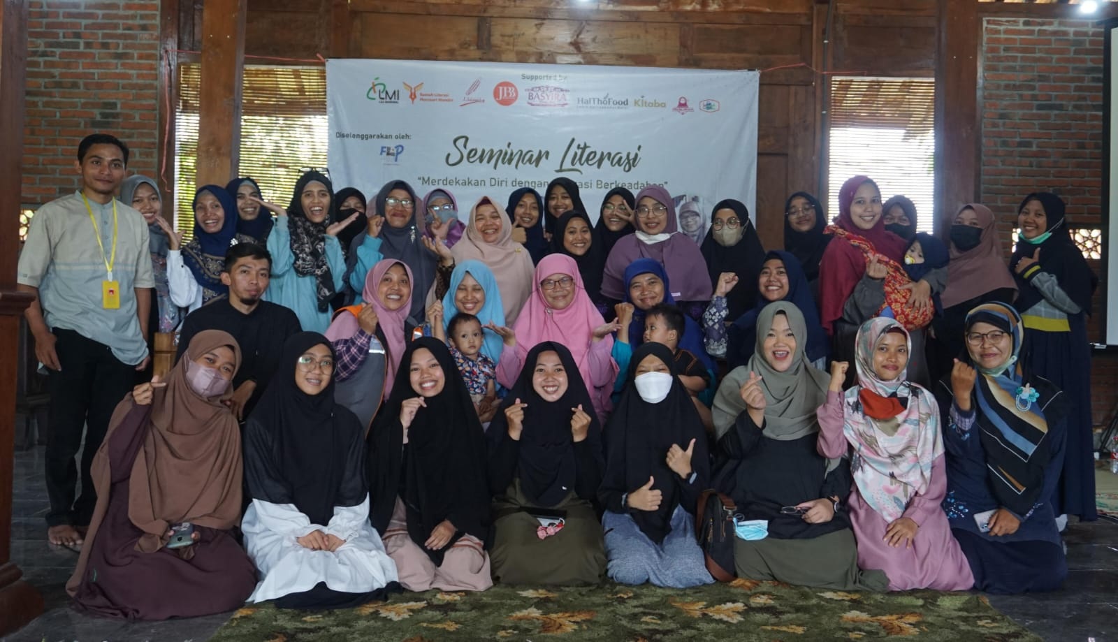 KONSISTEN: FLP Ponorogo getol menularkan semangat literasi kepada anggota dan masyarakat Bumi Reog sejak awal berdiri 2019 lalu.