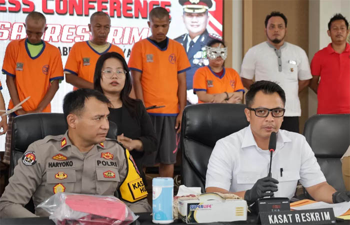 Wajah para pelaku pencabulan sekeluarga di Surabaya.