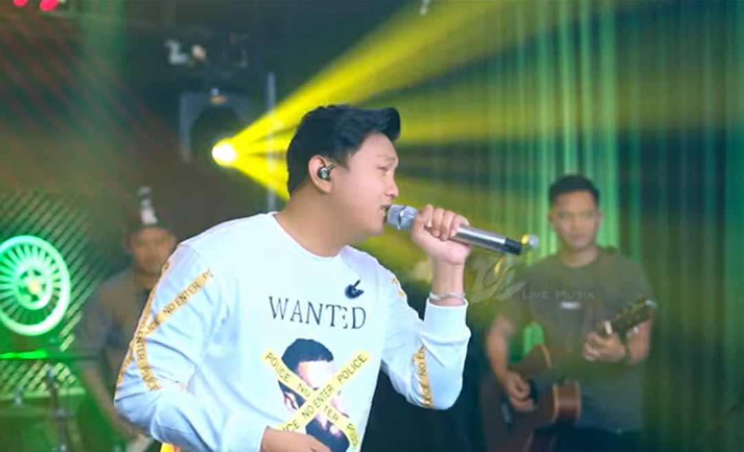 Denny Caknan saat membawakan Salam Tresno. (YouTube)