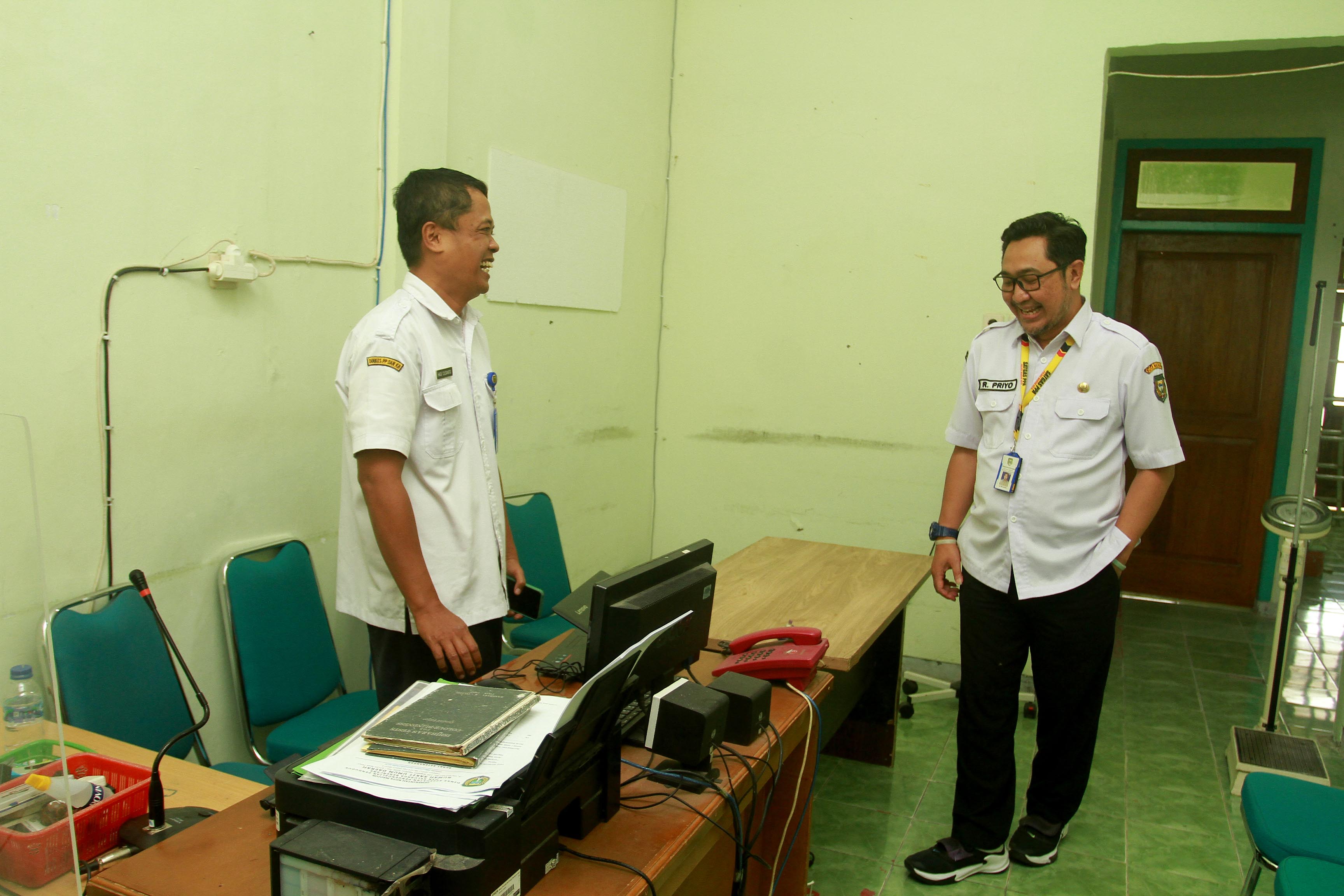 FASKES: RSUD Kota Madiun menyiapkan poliklinik kejiwaan bagi masyarakat umum dan caleg yang mengalami depresi karena gagal di Pemilu 2024.&nbsp;(BAGAS BIMANTARA/RADAR MADIUN)
