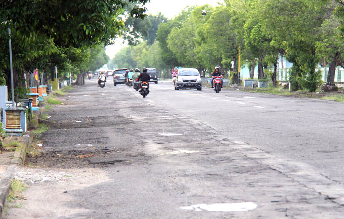JALAN SILIWANGI: Salah satu sasaran perbaikan. Ada 12 paket rekonstruksi dan pemeliharaan jalan tahun ini.