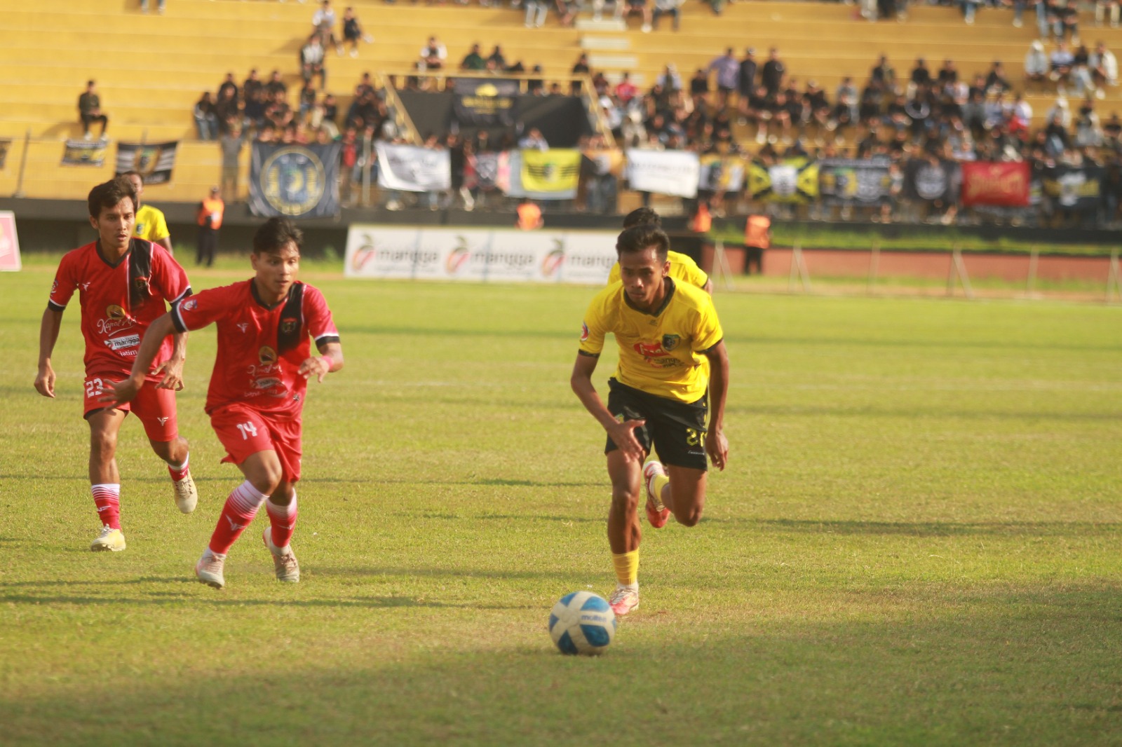 LOLOS: PSM Madiun saat berlaga di putaran pertama Liga 3 Jatim lalu. (BAGAS BIMANTARA/RADAR MADIUN)
