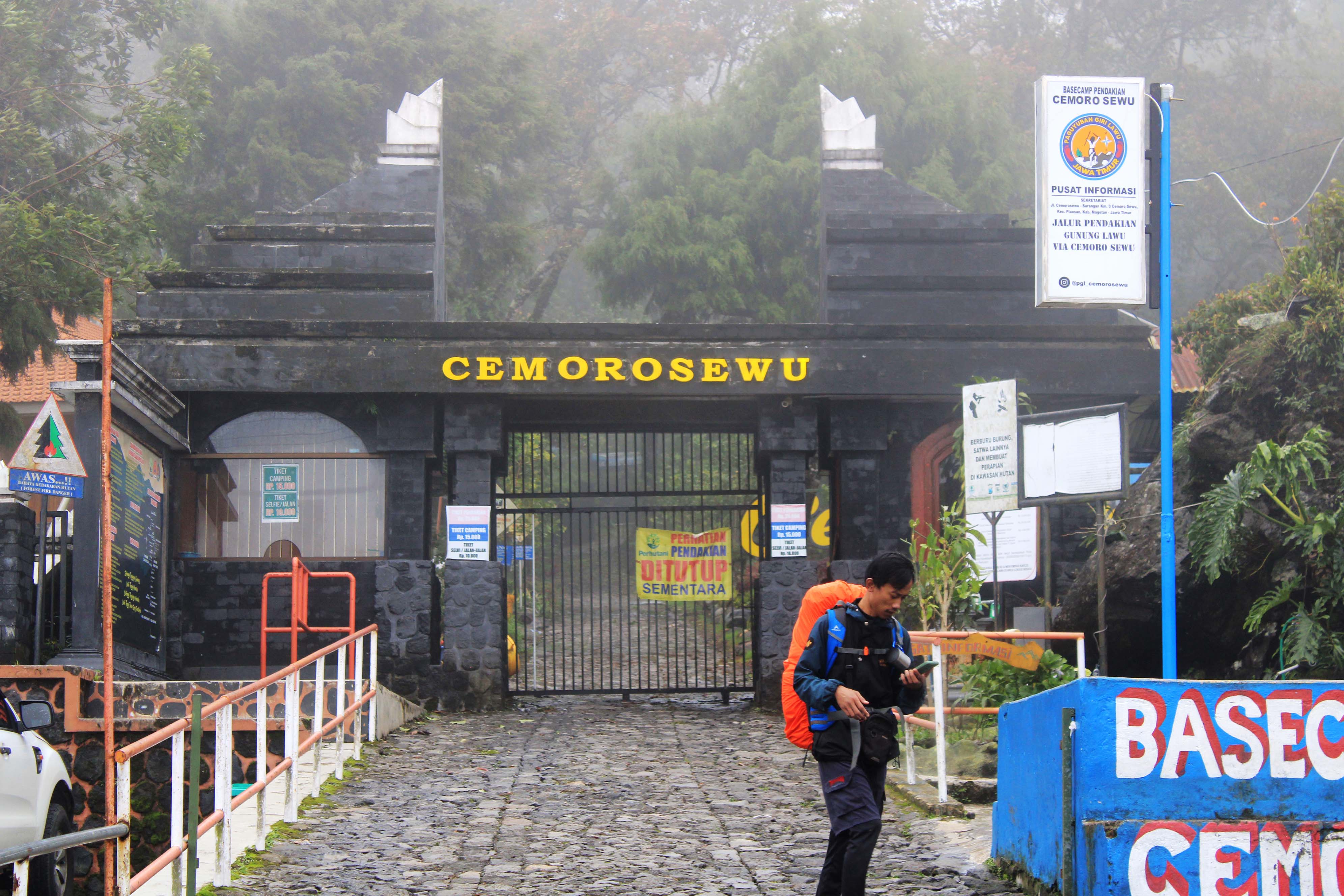 SEMPAT DITUTUP: Jalur pendakian Gunung Lawu via Cemorosewu mulai dibuka hari ini (3/1).