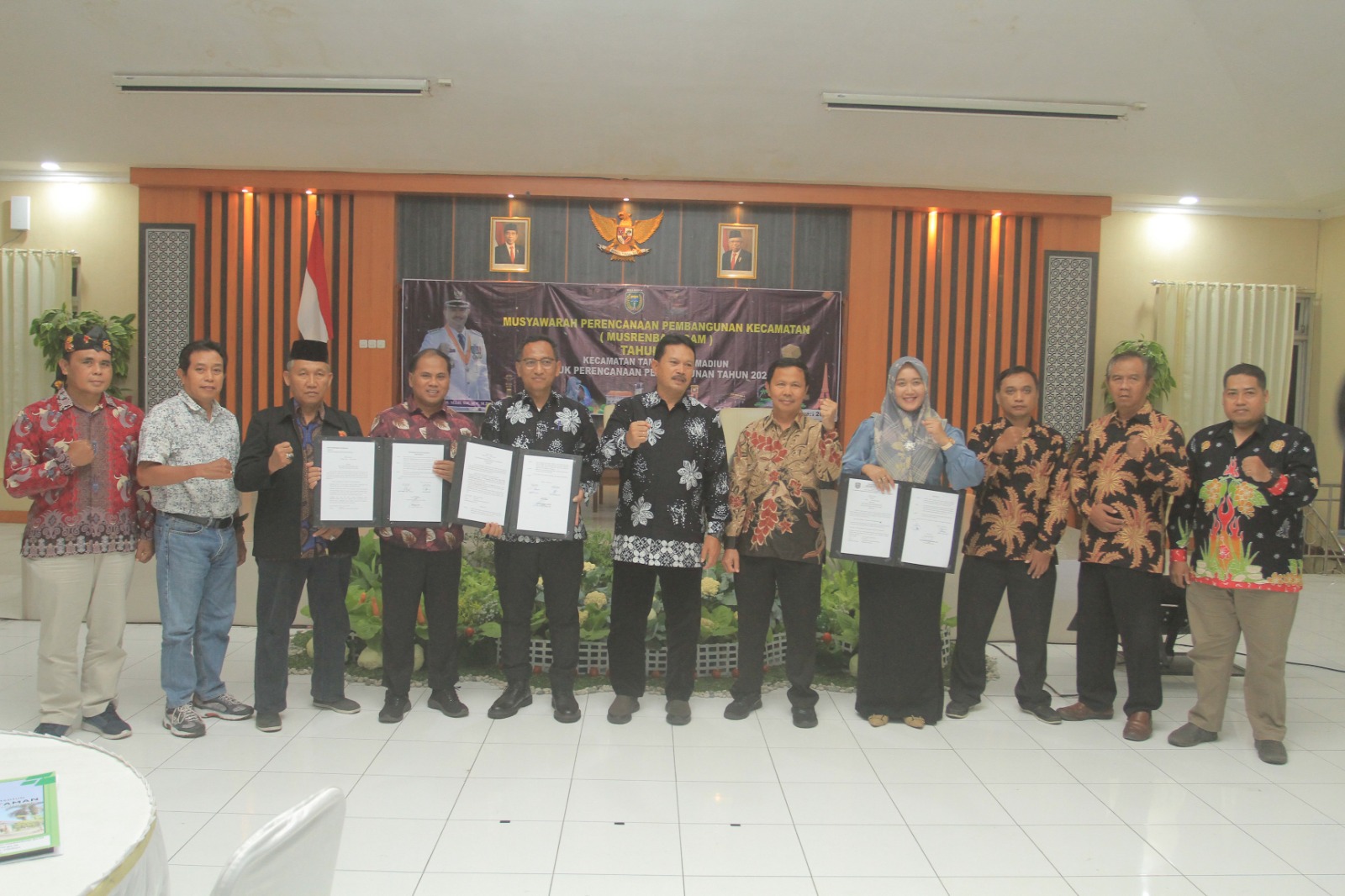 TAMPUNG MASUKAN: Wali Kota Madiun Maidi saat memimpin musrenbang di Kecamatan Taman, Rabu lalu (31/1). (BAGAS BIMANTARA/JAWA POS RADAR MADIUN)
