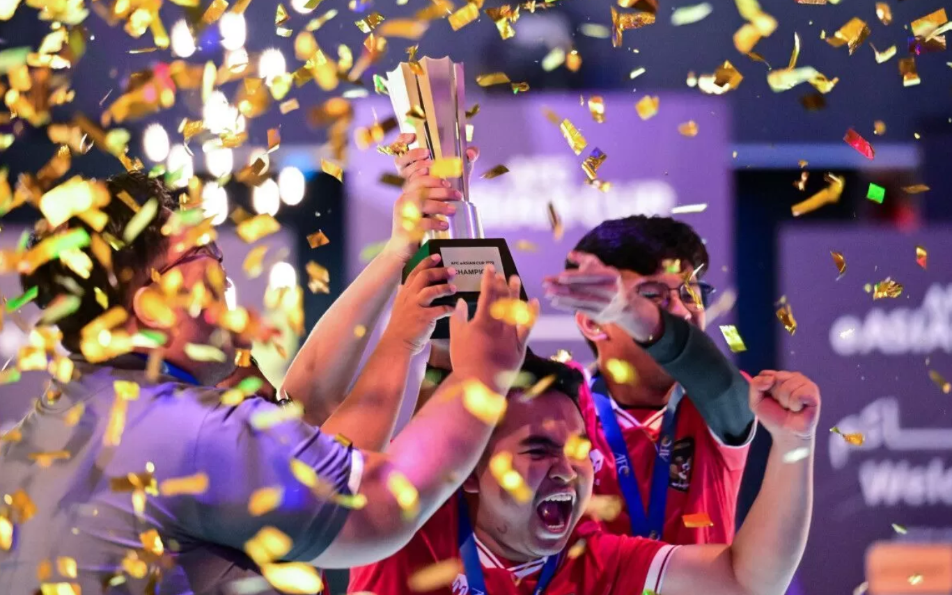 SEJARAH: Timnas Esports Indonesia saat menjadi juara AFC eAsian Cup 2023 di Qatar. (JAWAPOS.COM)