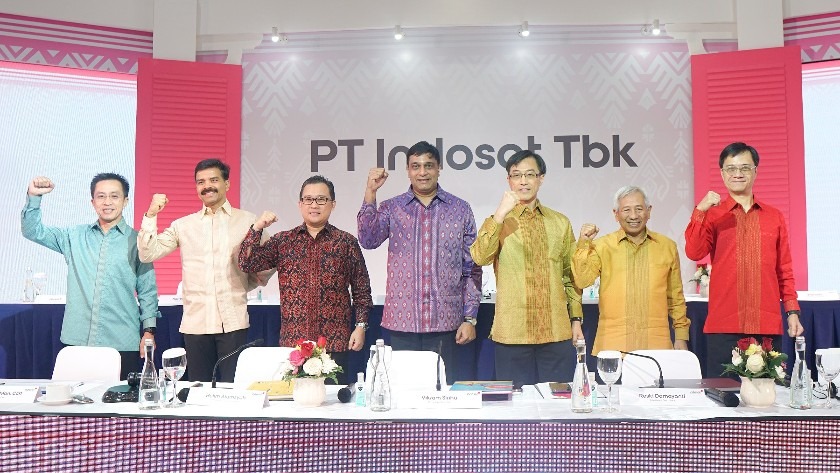 KINERJA POSITIF: Jajaran pimpinan Indosat Ooredoo Hutchinson atau IOH. (ISTIMEWA)