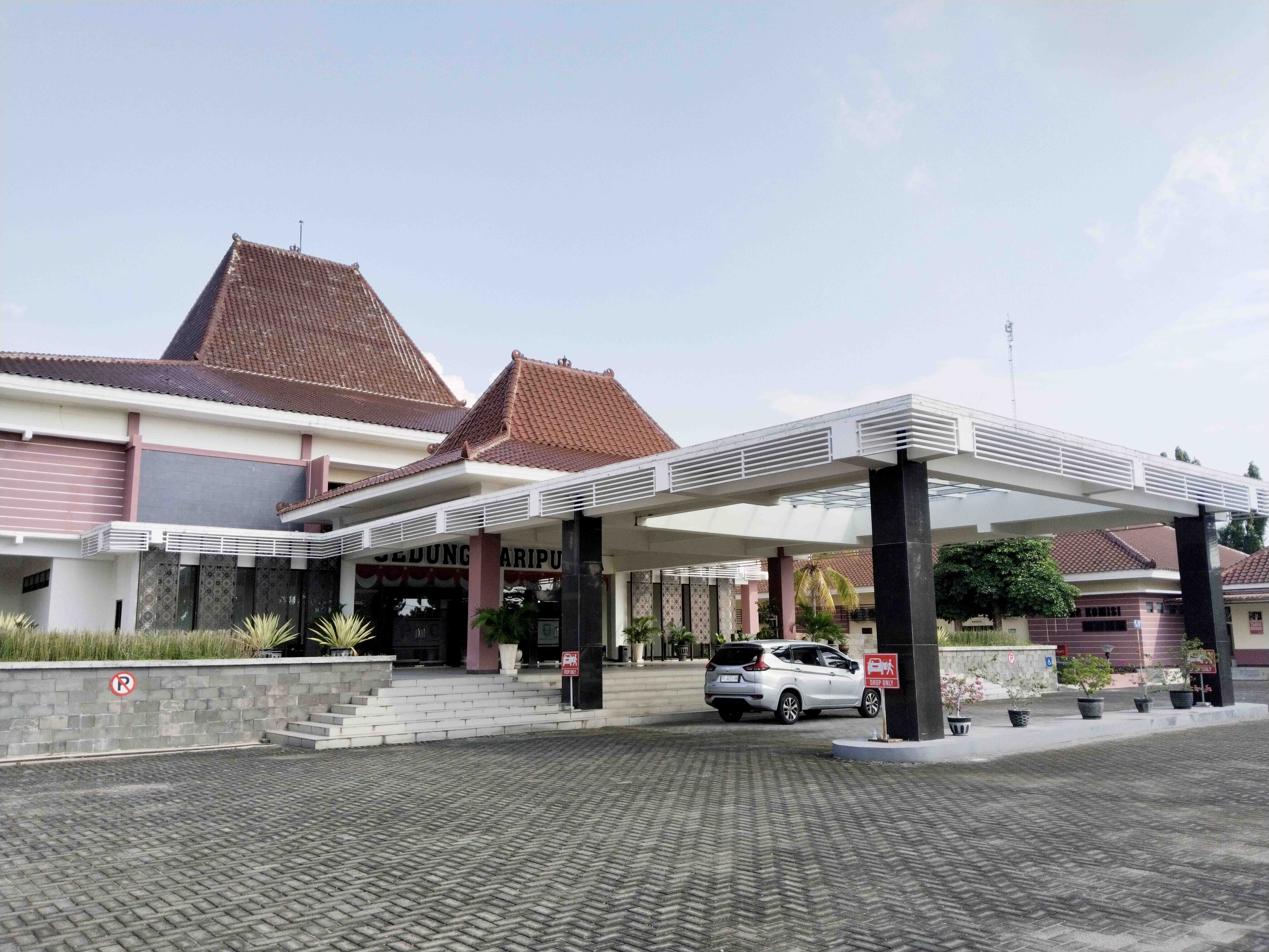 Gedung DPRD Kota Madiun. (BAGAS BIMANTARA/RADAR MADIUN)